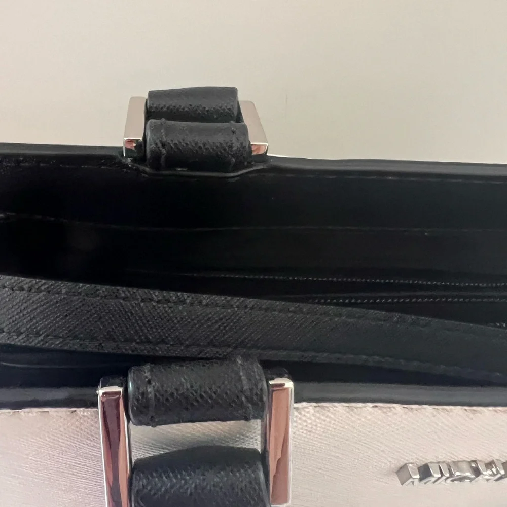 Michael Kors Black and White Women's Bag - like new - Picture 3 of 5